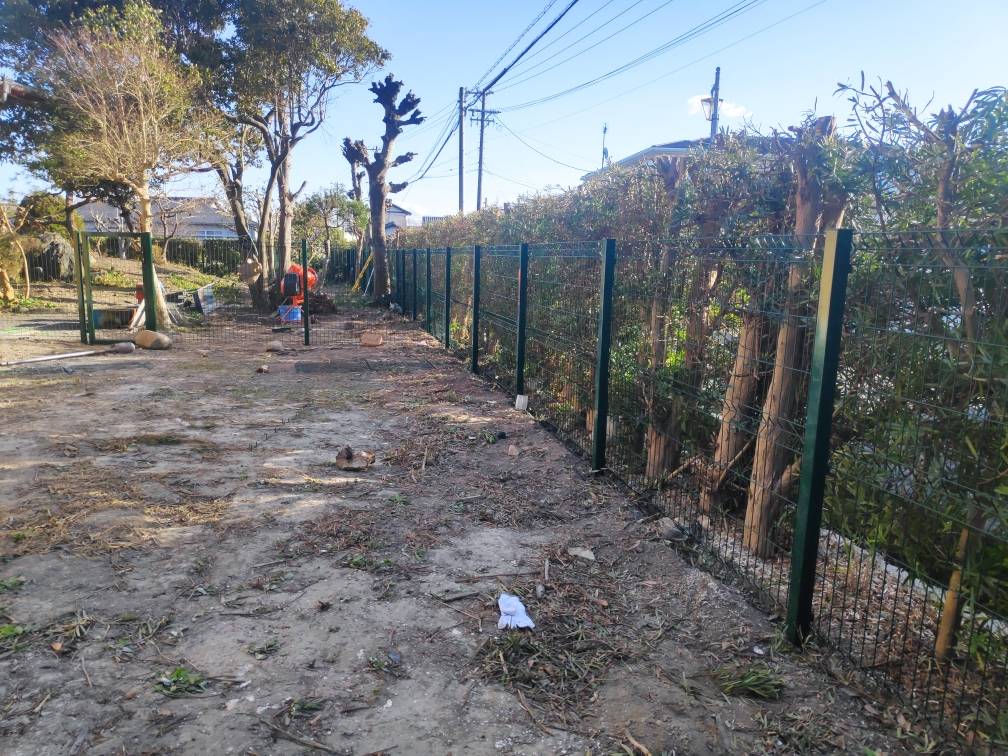3D wire mesh fence with square post In Japan