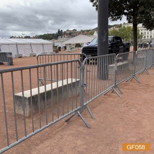 Crowd control barrier