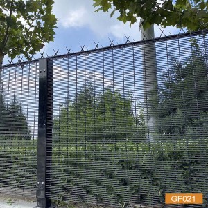 358 Fence With Flat Bar