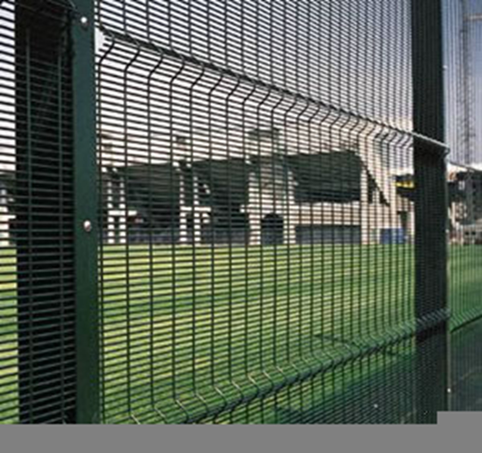 358 security fence002.jpg
